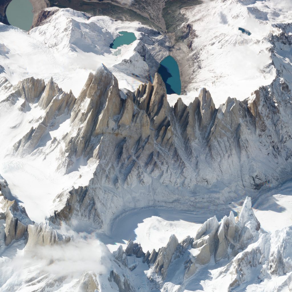 Góra Fitz Roy obserwowana przez satelitę konstelacji SkySats 19 marca 2018 roku. Fot. Planet Labs.