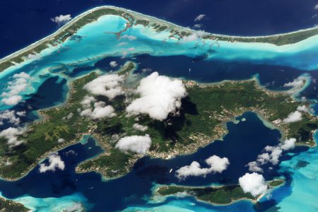 Atol Bora Bora w Polinezji Francuskiej. Fot. Planet Labs